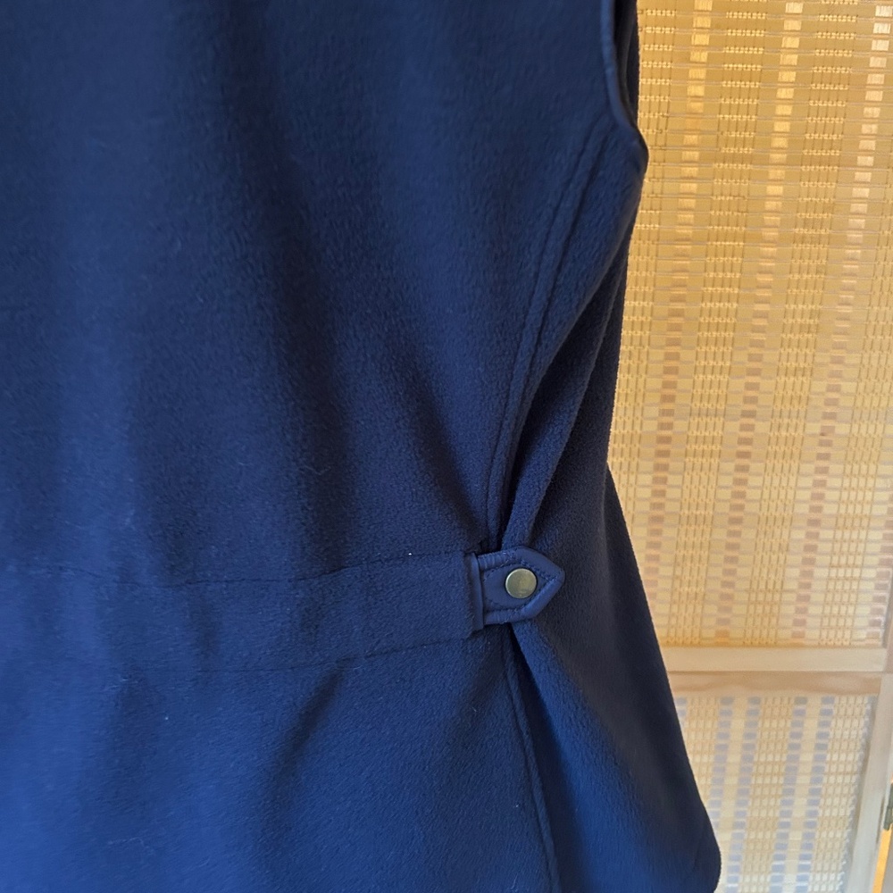 Talbots NWT size M navy fleece vest - Picture 4 of 5